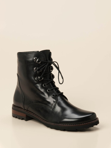 Schnürstiefelette