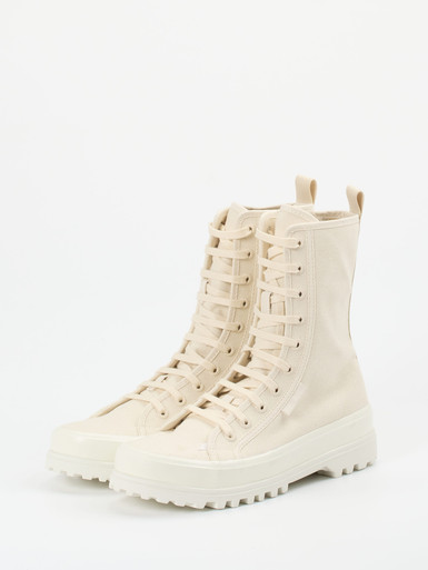 Sneaker high