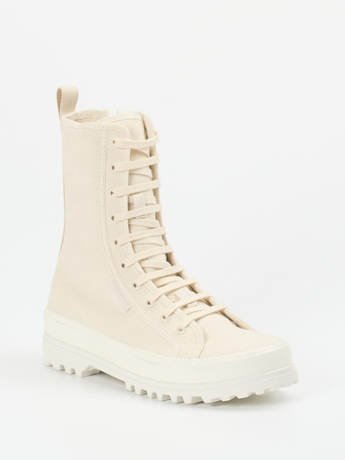 Sneaker high