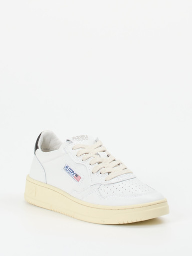 Sneaker Medalist