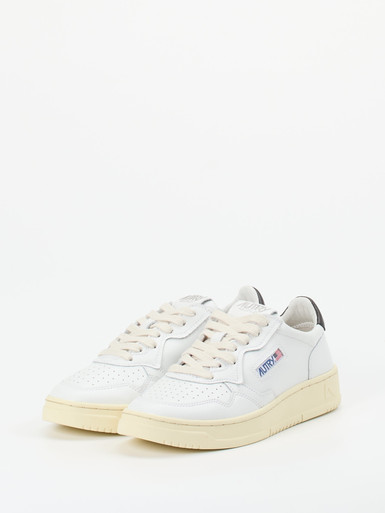 Sneaker Medalist