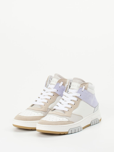 Sneaker high
