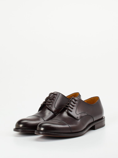 Schnürschuh
