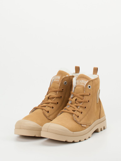 Sneaker high