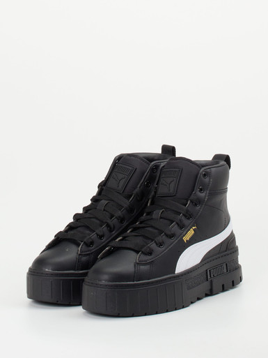Sneaker high