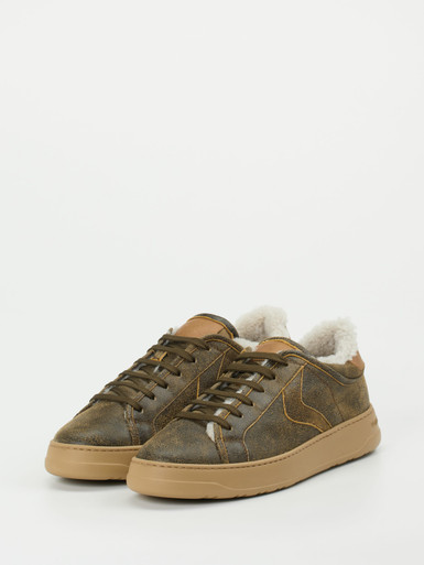 Sneaker