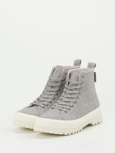 Sneaker high