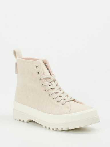 Sneaker high