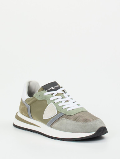 Sneaker