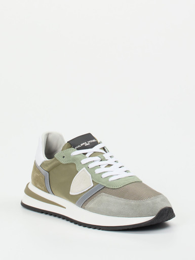 Sneaker