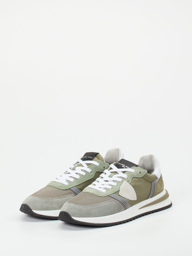 Sneaker