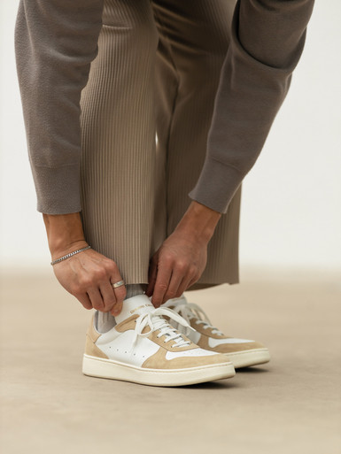 Sneaker