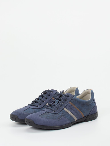 Schnürschuh