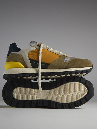Sneaker