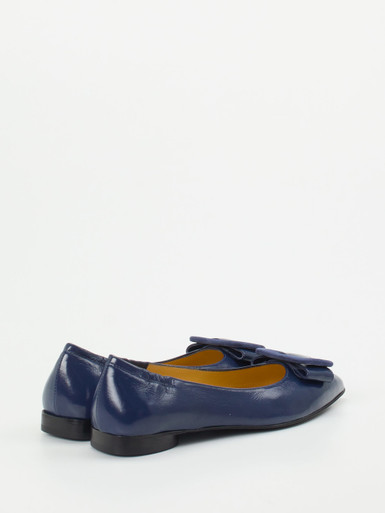 Truman's – Spitzballerinas aus Lackleder in Blau