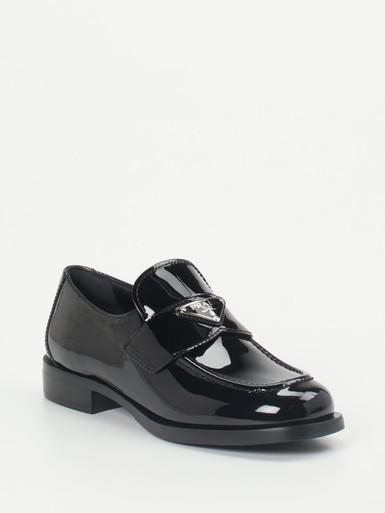 Prada – Loafer aus Lackleder schwarz glänzend