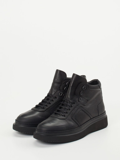 Sneaker high