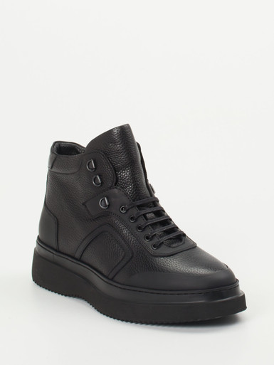 Sneaker high