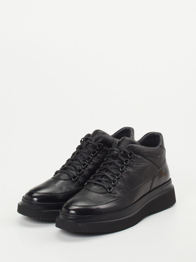 Sneaker high