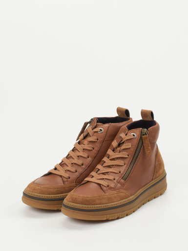 Sneaker High