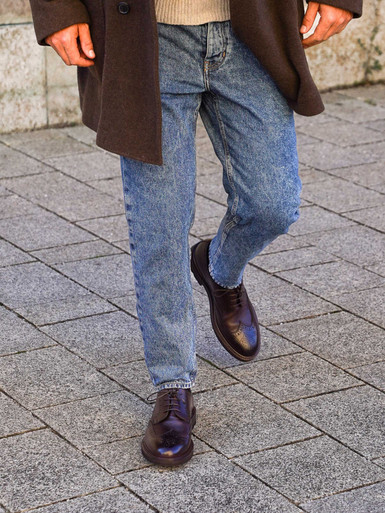Schnürschuh