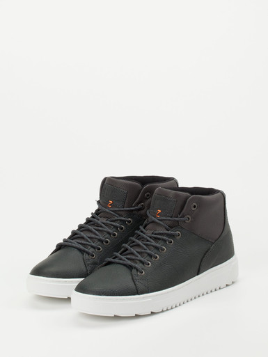 Sneaker high