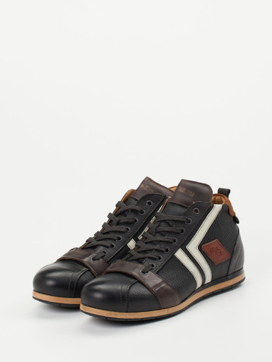 Sneaker high