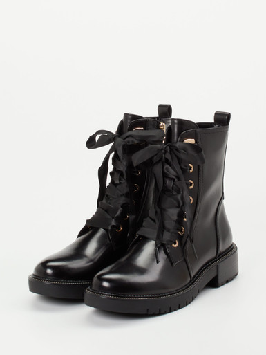 Schnürstiefelette