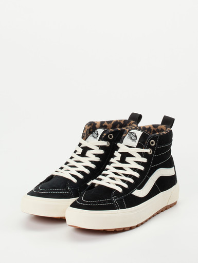 Sneaker high
