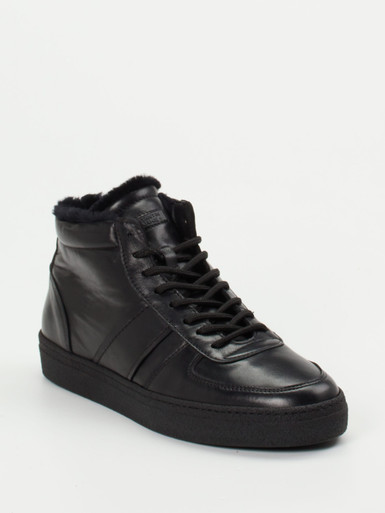 Sneaker high