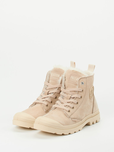 Sneaker high