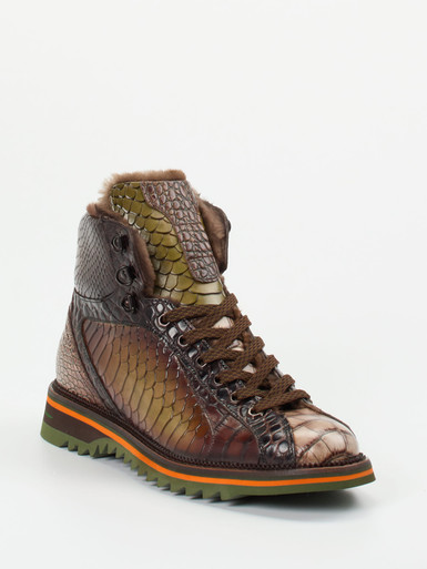 Sneaker high