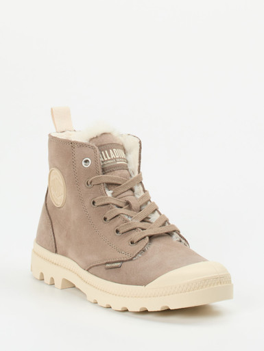 Sneaker high