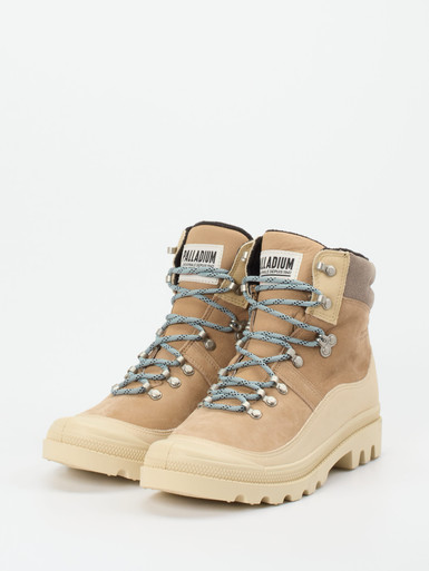 Sneaker high