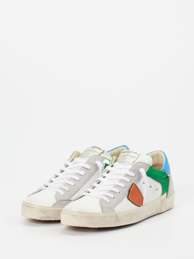 Sneaker