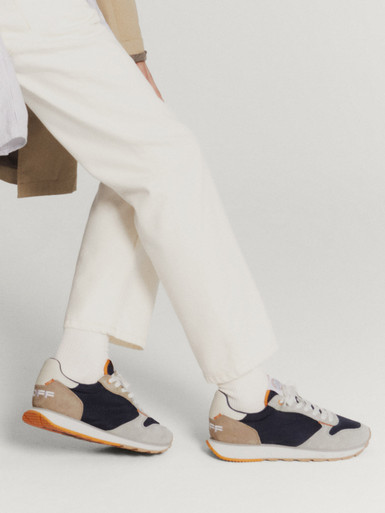 Sneaker