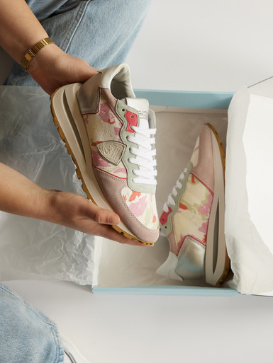 Sneaker