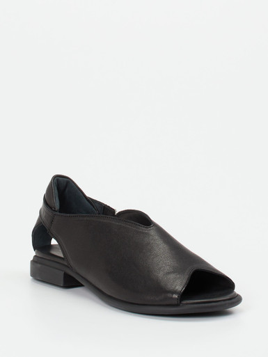 Think – Sandalen aus Lammleder in Schwarz