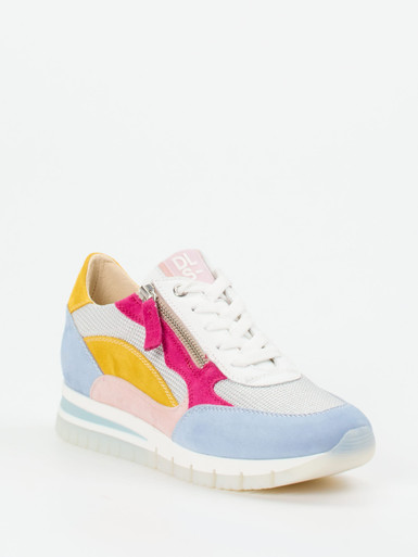 Sneaker