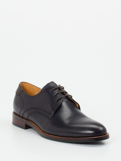 Schnürschuh