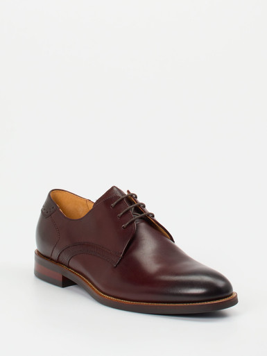 Schnürschuh