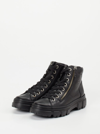 Sneaker High