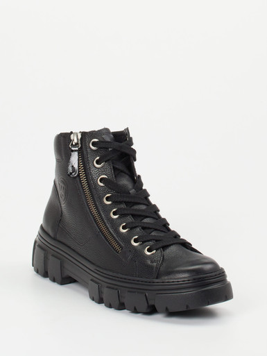 Sneaker High