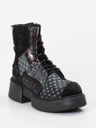 Schnürstiefelette