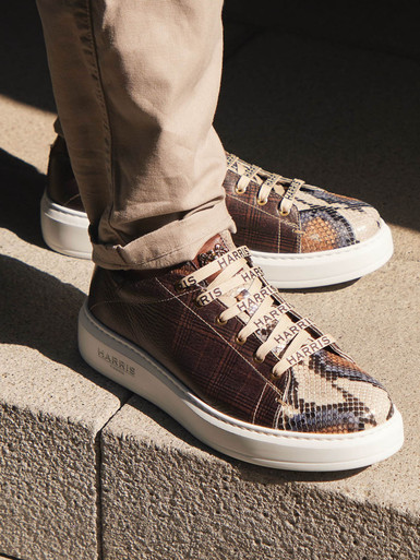 Sneaker