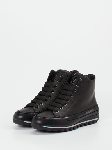 Sneaker High