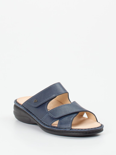 Finn Comfort – Pantolette aus Metallicleder grau