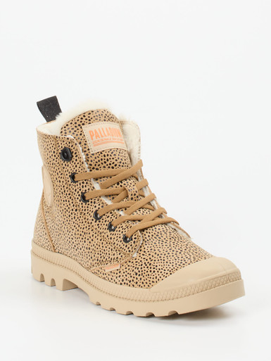 Sneaker high