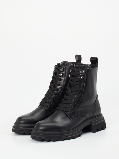 Schnürstiefelette
