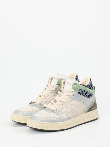 Sneaker high